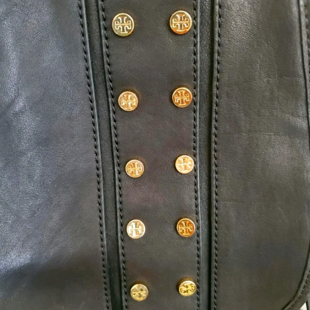 AUTH. TORY BURCH SADDLE CROSSBAG - Picture 3 of 8